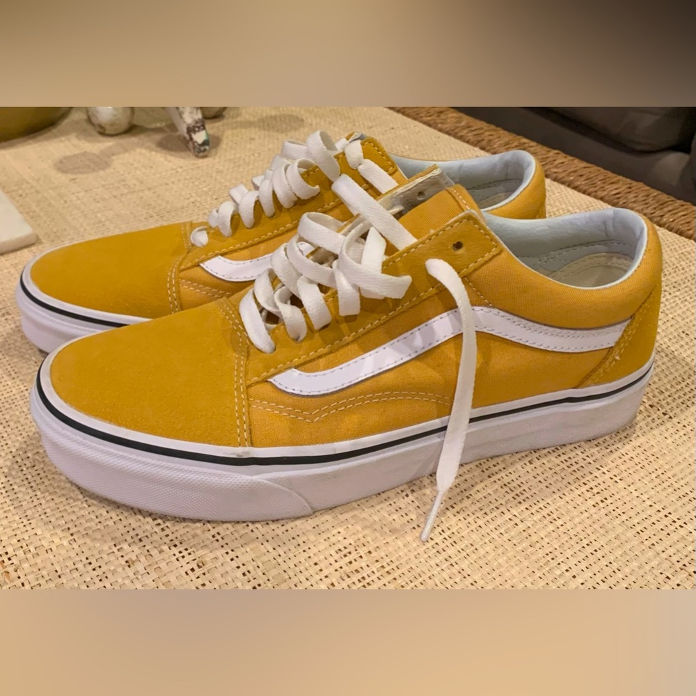 Vans Women’s 8.5 Gold